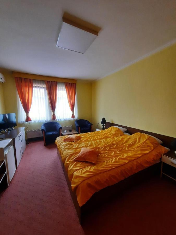 Motel Tiron Kakanj Extérieur photo